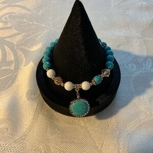 Natasha Accessories Turquoise and White Glass Gold Tone Stretch Bracelet